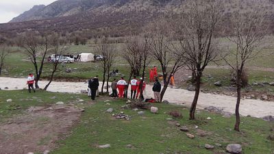 نجات ۴ خانوار گرفتار در سیل عصر امروز در خرم آباد
