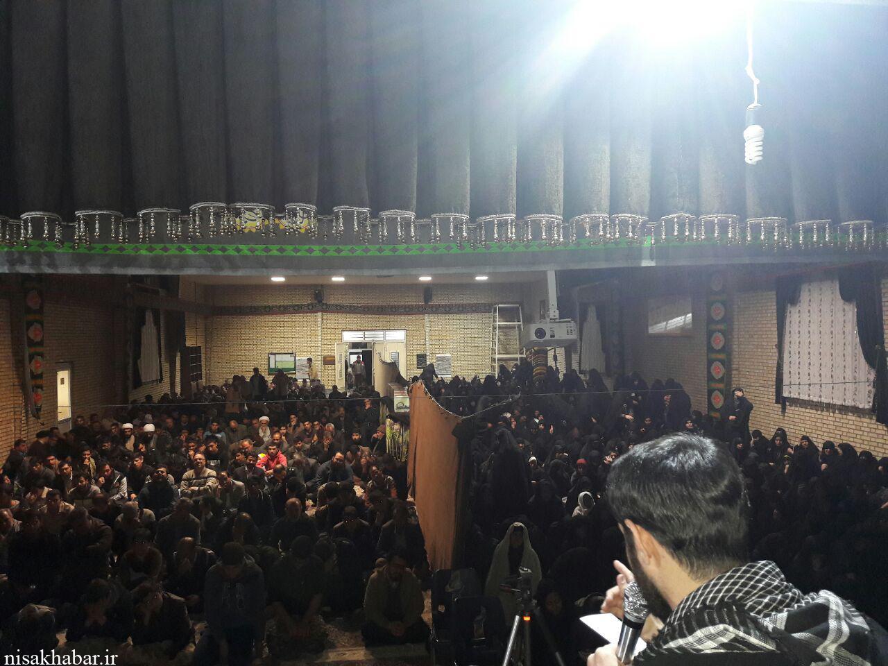 مراسم شبی باشهدا هم اکنون  در حسینیه عاشقان ثار الله ناحیه مقاومت  بروجرد