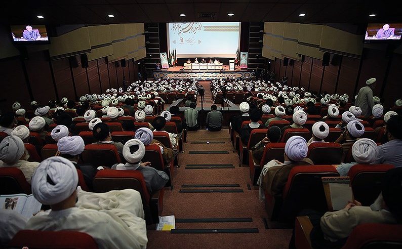 همایش تحکیم مبانی خانواده اسلامی در استان لرستان آغاز شد