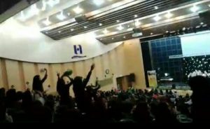 عضو هیات علمی دانشگاه علوم پزشکی لرستان: در برنامه به اصطلاح جشنی که به نام جشن انقلاب برگزار شد، شاهد صحنه های زشتی از ارتجاع به دوران جاهلیت قبل از انقلاب بودیم!