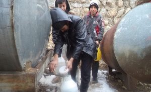 رنج کم‌آبی در روستای “عدل‌آباد” سلسله؛ چشمه‌هایی که خشک شد‌+ فیلم