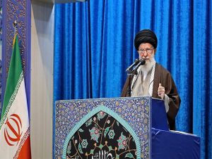 ترجمه بیانات عربی رهبر انقلاب در خطبه دوم نماز جمعه +فیلم