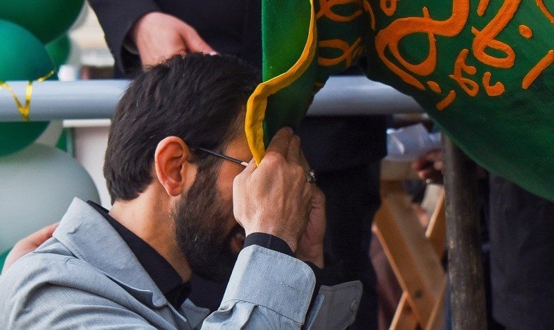 در سایه پرچم خورشید/ کاروان زیارت در راه لرستان
