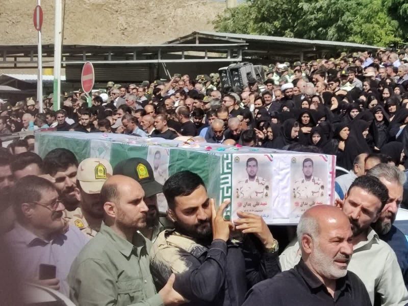 تشییع باشکوه پیکر شهید مرزبان «علی بداق» در خرم‌آباد