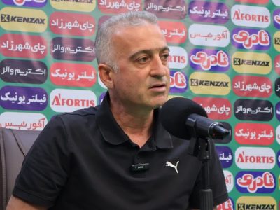 سرمربی خیبر: بازی با استقلال ساده نیست؛ به انرژی تماشاگران نیاز داریم